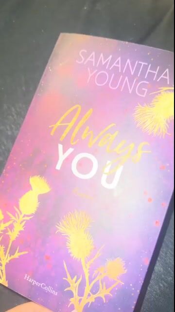 Wieder mal eine super schöne Geschichte von Samantha Young, ich liebe die Adair Reihe einfach weil es immer ausgefallene Lovestorys sind und einfach Geheimnisse über Geheimnisse, nicht nur ein sondern 3 Plot Twist, und wie die mich umgehauen haben, kann ich garnicht in Worte fassen, so gut war das geschrieben! Dann diese tension immer zwischen den Protagonisten🔥 einfach magisch diese Familie 🥹 die ganze Reihe ein absolutes Must Read 🫶🏼