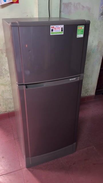 Tủ lạnh Sharp 165l đang dùng tốt lợi điện. Mua bán Tủ lạnh tại Thành phố Huế Thừa Thiên Huế được đăng bởi Tiến hình 1