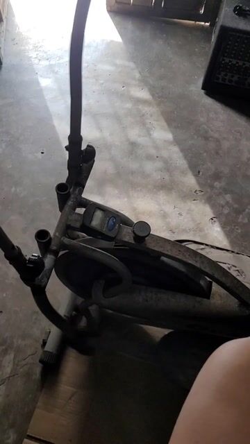 Máy chạy bộ Elip Sport Xanh chính hãng đã sử dụng. Mua bán Đồ thể thao, Dã ngoại tại Thành phố Mỹ Tho Tiền Giang được đăng bởi Tâm hình 1