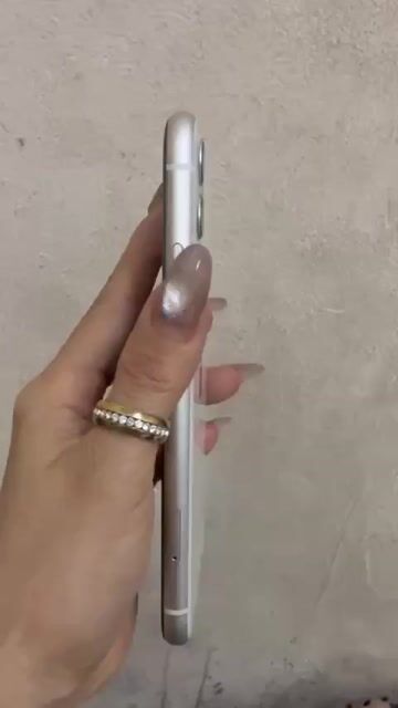 Apple iPhone 11 64GB Trắng. Mua bán Điện thoại tại Quận Hai Bà Trưng Hà Nội được đăng bởi doan kim ly hình 1