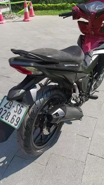 Honda Winner Đỏ đen Đã sử dụng. Mua bán Xe máy tại Quận Hoàng Mai Hà Nội được đăng bởi Mr tín  hình 1