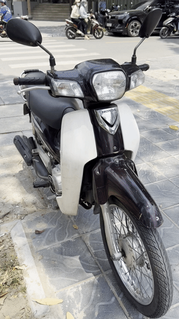 Honda Dream nâu, xe nguyên bản chạy bốc. Mua bán Xe máy tại Quận Nam Từ Liêm Hà Nội được đăng bởi An Nhiên Nguyễn hình 1