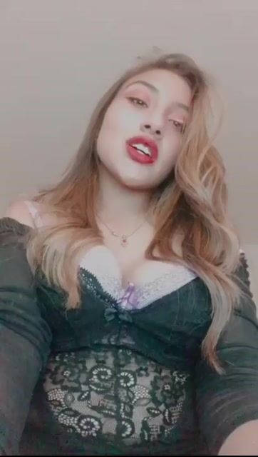 Model - Luna Evans deepthroat