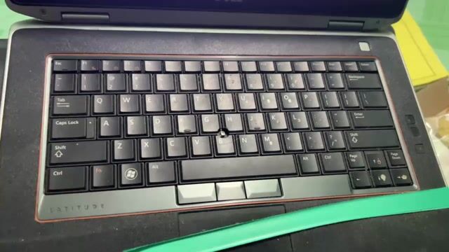 Dell Máy tính xách tay Đen bạc. Mua bán Laptop tại Huyện Mỏ Cày Bắc Bến Tre được đăng bởi Nguyen Huy hình 1