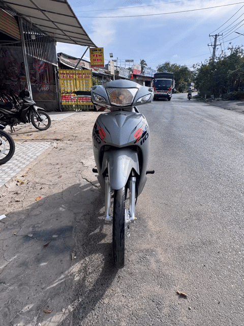 Honda Wave RSX 110 Bạc Limited. Mua bán Xe máy tại Huyện Phong Điền Cần Thơ được đăng bởi Thanh Dang Hoang hình 1