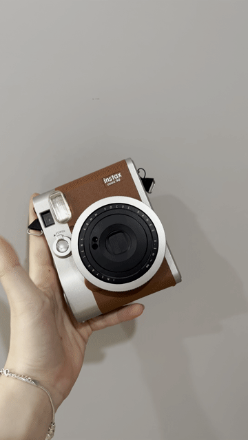 Máy ảnh Fujifilm Instax Mini 90 Nâu đc tặng. Mua bán Máy ảnh, Máy quay tại Quận Thanh Xuân Hà Nội được đăng bởi ngọc mai hình 1
