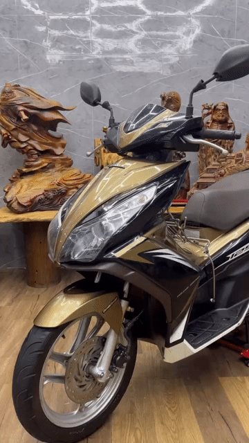 Honda Airblade chính chủ biển SG máy zin, êm. Mua bán Xe máy tại Quận 7 Tp Hồ Chí Minh được đăng bởi Xe Cũ Hiếu CT hình 1