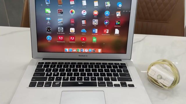 Apple Macbook Air 2018 128GB Bạc. Mua bán Laptop tại Quận Cẩm Lệ Đà Nẵng được đăng bởi IEC My Hanh hình 1