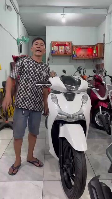 Honda SHi 150 ABS 2020 Trắng đen rin đẹp. Mua bán Xe máy tại Quận Tân Phú Tp Hồ Chí Minh được đăng bởi nguyên xuan thinh hình 1