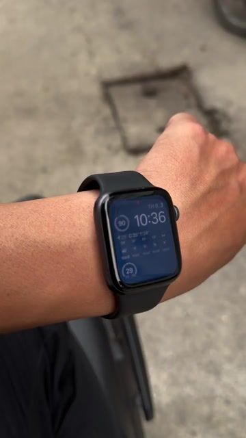 Apple Watch Series 4 44mm Đen. Mua bán Thiết bị đeo thông minh tại Huyện Hoài Đức Hà Nội được đăng bởi mochi mart hình 1