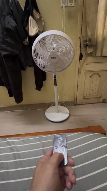 Quạt đứng điều khiển từ xa. Mua bán Quạt tại Huyện Trảng Bom Đồng Nai được đăng bởi Cường hình 1