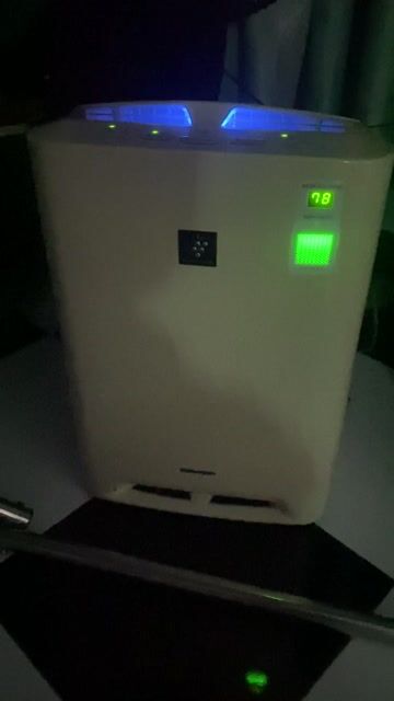 Máy lọc không khí bù ẩm Sharp KC-450Y3 Kem. Mua bán Nội thất, đồ gia dụng khác tại Huyện Châu Thành Bến Tre được đăng bởi Rồng Lang Thang hình 1