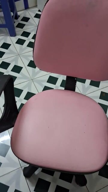 Ghế xoay Hồng. Mua bán Bàn ghế tại Quận Đống Đa Hà Nội được đăng bởi Hanh hình 1