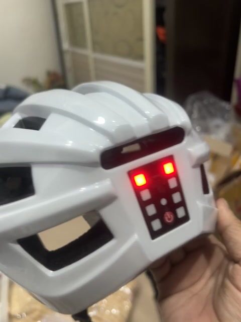 Mũ Bảo Hiểm Hãng ROCKBROS Tích Hợp Đèn. Mua bán Phụ tùng xe tại Quận 8 Tp Hồ Chí Minh được đăng bởi Philipky hình 1