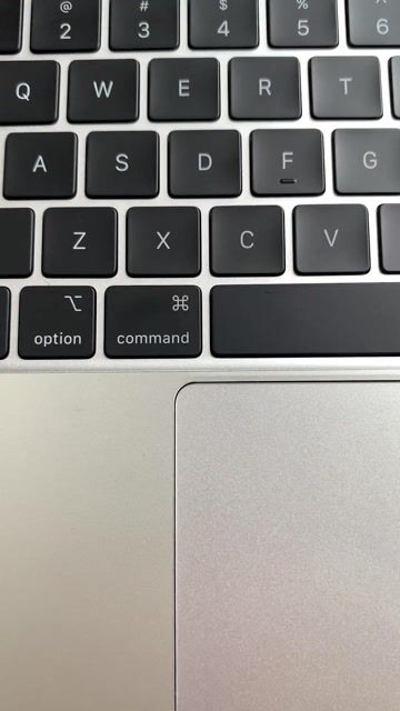 Apple Macbook Air M2 16GB/256GB. Mua bán Laptop tại Quận 3 Tp Hồ Chí Minh được đăng bởi Vương Võ hình 1