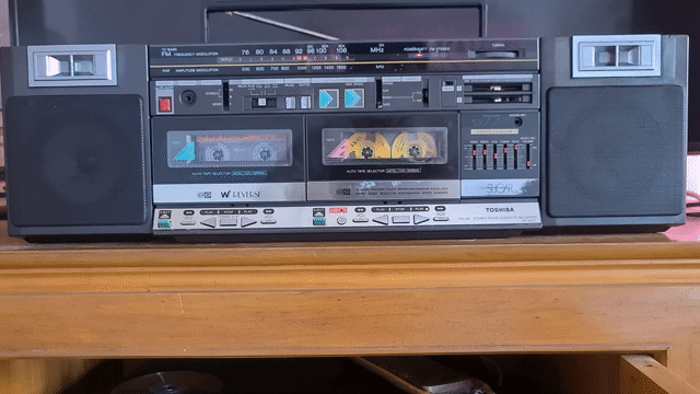 Đài cassette Toshiba RT-SX77 Đen. Mua bán Tivi, Âm thanh tại Thành phố Trà Vinh Trà Vinh được đăng bởi Tâm hình 1