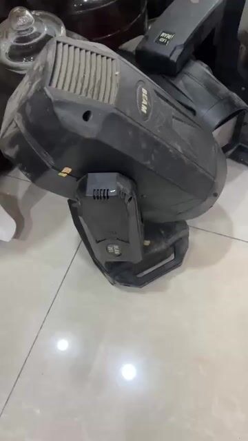 Đèn sân khấu Beam Đen Nhà hàng. Mua bán Đèn tại Quận Bình Tân Tp Hồ Chí Minh được đăng bởi Hà Lê hình 1