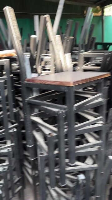 Bàn Ghế Chân Sắt Mặt Gỗ Thông Nhập,Gỗ Cao Su. Mua bán Bàn ghế tại Huyện Hóc Môn Tp Hồ Chí Minh được đăng bởi Xưởng Sản Xuất Bàn Ghế Gỗ Nhà Hàng Quán Ăn Quán Cafe hình 1