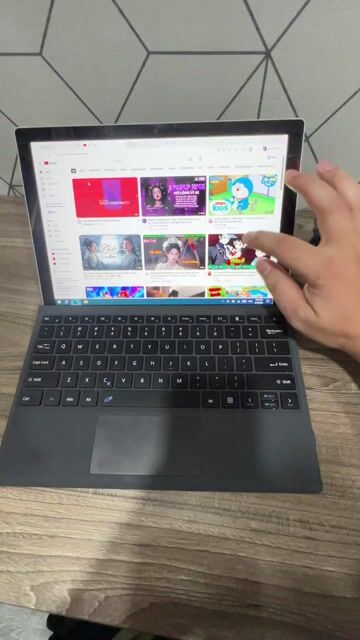 Microsoft Surface Pro 5 i5 4GB/128GB. Mua bán Laptop tại Quận 10 Tp Hồ Chí Minh được đăng bởi Sơn hình 1