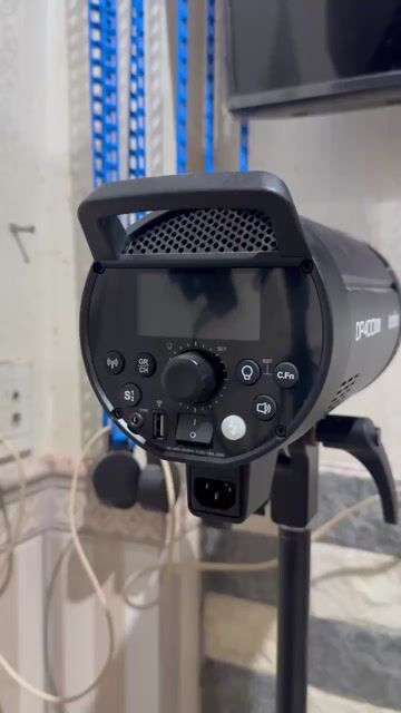Đèn Flash Studio Godox DP400III-V Đen. Mua bán Máy ảnh, Máy quay tại Quận 4 Tp Hồ Chí Minh được đăng bởi Liêu Cát Thiên Di hình 1