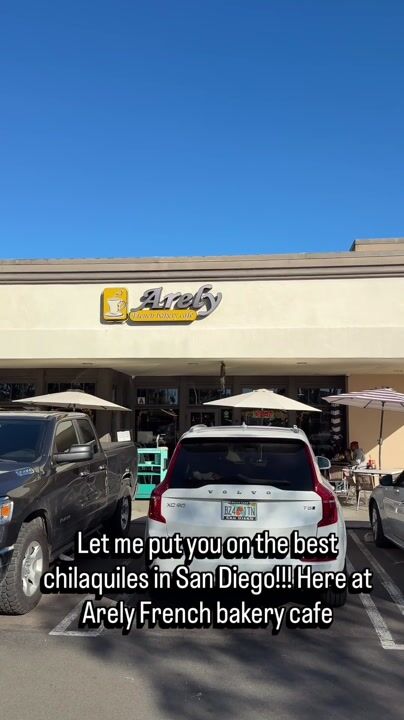 The best chilaquiles I’ve tried so far!!! Red is good but the green is the one you need in your life super good!! 