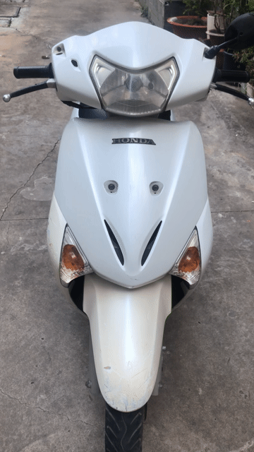 Honda SCR màu Trắng. Mua bán Xe máy tại Quận 6 Tp Hồ Chí Minh được đăng bởi Anh phong 068 hình 1
