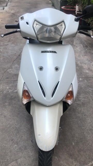 Honda SCR màu Trắng. Mua bán Xe máy tại Quận 6 Tp Hồ Chí Minh được đăng bởi Anh phong 068 hình 1