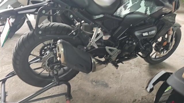 Honda CB300R màu Đen. Mua bán Xe máy tại Thành phố Sa Đéc Đồng Tháp được đăng bởi Trần Trọng Quỳnh hình 1