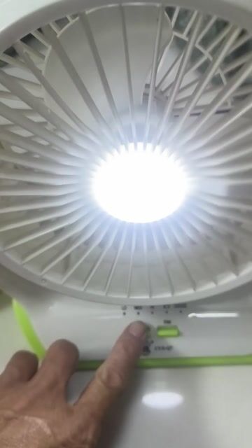 Quạt sạc mini Trắng, Hồng, Xanh lá. Mua bán Quạt tại Quận 8 Tp Hồ Chí Minh được đăng bởi cường  hình 1
