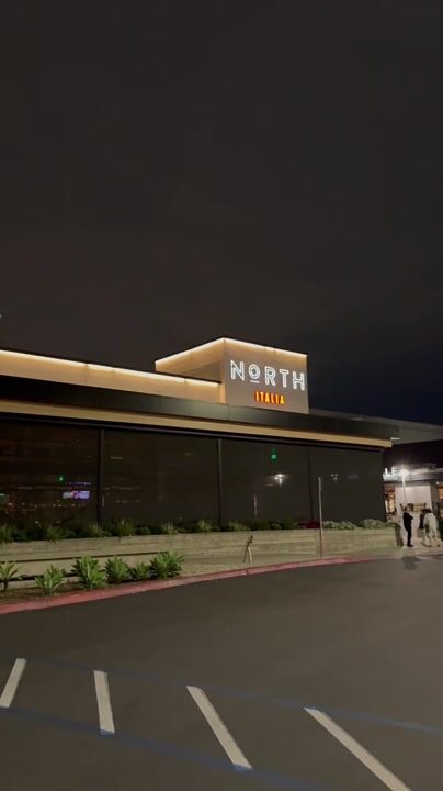 Amazing Food & Experience at North Italia
First Dish: Trotolle Chicken Pesto 👌🏾
Second Dish: Strozzapreti 😋
And a “The Pig” Pizza To go🍕