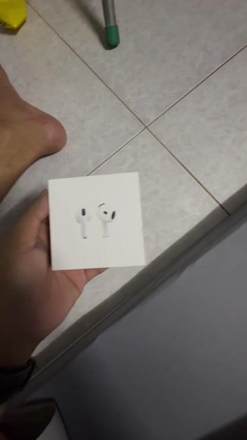 Tai nghe Apple AirPods 4 Trắng Nguyên seal. Mua bán Tivi, Âm thanh tại Quận 7 Tp Hồ Chí Minh được đăng bởi Tuấn Đoàn hình 1