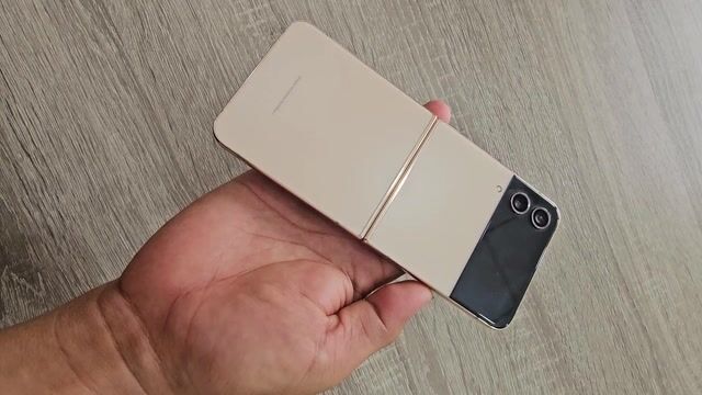Samsung Galaxy Z Flip4 256GB Vàng kem. Mua bán Điện thoại tại Quận Gò Vấp Tp Hồ Chí Minh được đăng bởi Cửa hàng  KGPHONE STORE hình 1