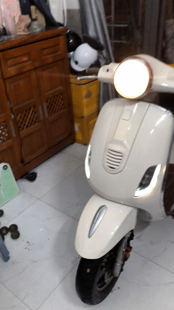 Xe điện Yadea 5 bình Trắng, Đỏ đô Mới. Mua bán Xe máy tại Quận Sơn Trà Đà Nẵng được đăng bởi actormin hình 1