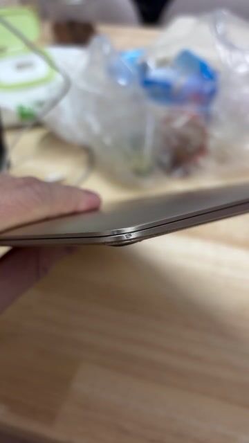 Apple MacBook 12 inch Vàng 8GB/256GB. Mua bán Laptop tại Quận 11 Tp Hồ Chí Minh được đăng bởi Tiêu Minh Quang hình 1