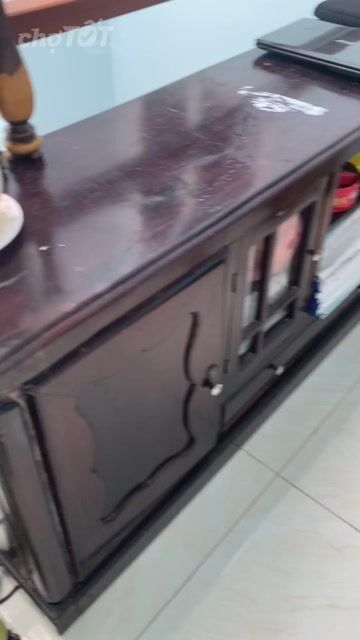 Tủ tivi Gỗ gõ Nâu chắc chắn. Mua bán Tủ, kệ gia đình tại Quận Cẩm Lệ Đà Nẵng được đăng bởi Lê Tuân  hình 1