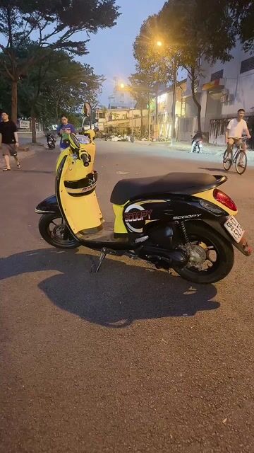Honda Scoopy màu Vàng nữ đi. Mua bán Xe máy tại Quận Gò Vấp Tp Hồ Chí Minh được đăng bởi An Xinh hình 1