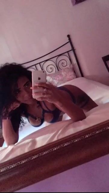 Model - Melii latinas