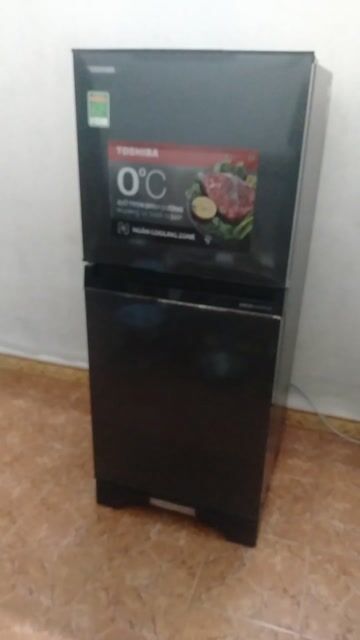 Tủ lạnh Toshiba Inverter 180L Đen. Mua bán Tủ lạnh tại Quận Hoàng Mai Hà Nội được đăng bởi Tên chưa cung cấp hình 1