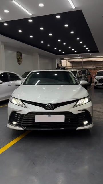 Toyota Camry 2024 2.0Q 14.000km Trắng. Mua bán Ô tô tại Thành phố Thủ Đức Tp Hồ Chí Minh được đăng bởi Bá Lộc hình 1
