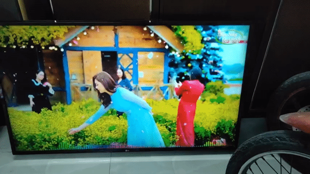 smart tivi LG49IN 4K GIỌNG NÓI CHUỘT BAY BELUTOOTH. Mua bán Tivi, Âm thanh tại Huyện Bình Chánh Tp Hồ Chí Minh được đăng bởi Pham vinh hình 1