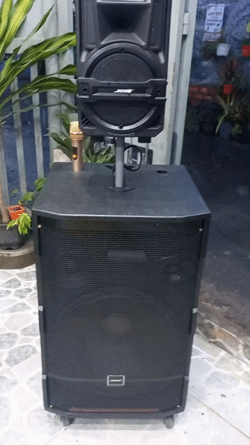 Loa karaoke 50 .loa độ 6 đường tiếng .2micro .acqu. Mua bán Tivi, Âm thanh tại Thành phố Biên Hòa Đồng Nai được đăng bởi Phu Loa hình 1