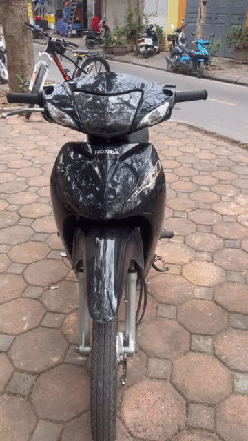 Honda Wave A 110cc 2023 Đen. Mua bán Xe máy tại Quận Thanh Xuân Hà Nội được đăng bởi nguyễn dũng hình 1