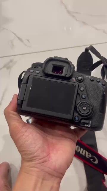 Canon 80D + 18-135mm IS đầy đủ phụ kiện, giá tốt. Mua bán Máy ảnh, Máy quay tại Thành phố Thủ Đức Tp Hồ Chí Minh được đăng bởi Quân, Lê Nguyễn Minh hình 1