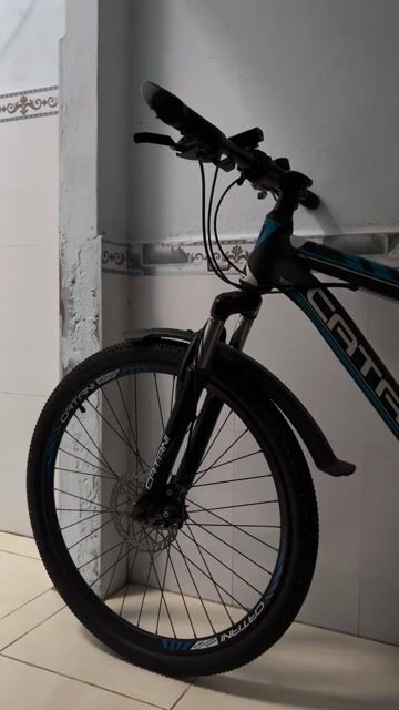 Xe đạp địa hình CATANI Đen Xanh. Mua bán Xe đạp tại Quận Bình Thuỷ Cần Thơ được đăng bởi Phan Minh Thành hình 1