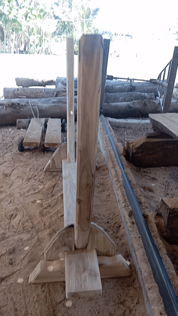 Giường gỗ truyền thống màu nâu nhạt. Mua bán Giường, chăn ga gối nệm tại Huyện U Minh Cà Mau được đăng bởi Dũng hình 1