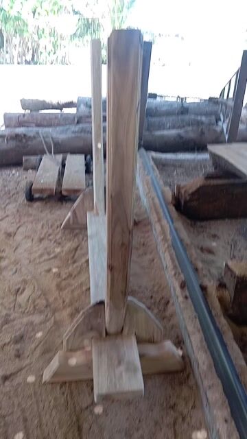 Giường gỗ truyền thống màu nâu nhạt. Mua bán Giường, chăn ga gối nệm tại Huyện U Minh Cà Mau được đăng bởi Dũng hình 1