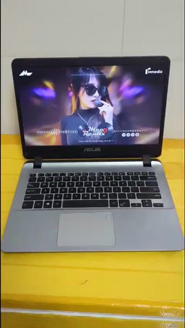 Laptop Asus i3th7 SSD 256GB Bạc. Mua bán Laptop tại Quận Ninh Kiều Cần Thơ được đăng bởi Đ  Sang  hình 1