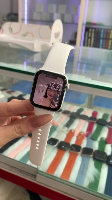 Apple Watch Series 5 40mm nhom trang dep keng. Mua bán Thiết bị đeo thông minh tại Quận Phú Nhuận Tp Hồ Chí Minh được đăng bởi pé phuong hình 1