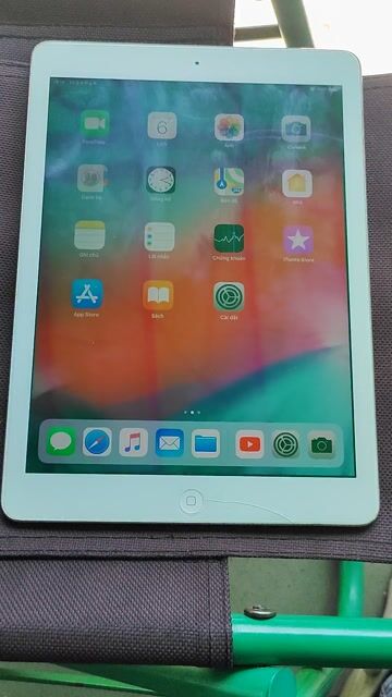 Apple iPad Air 1 32GB Bạc. Mua bán Máy tính bảng tại Quận Bình Tân Tp Hồ Chí Minh được đăng bởi Chuyên Xác Sống  hình 1