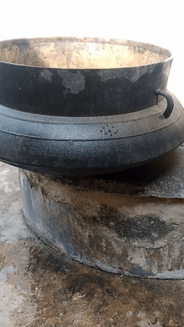 Nồi đồng cổ, Đồng nguyên chất 120 năm. Mua bán Đồ sưu tầm, đồ cổ tại Huyện Tuy Phước Bình Định được đăng bởi Nguyễn Văn Sáng hình 1